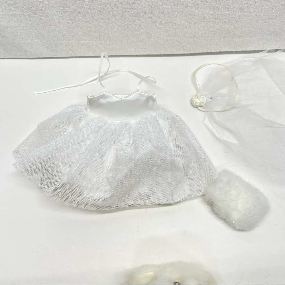 Build-A-Bear White Bride Bear 7inch Plush Teddy in Bridal Wedding Set w/ Veil